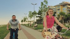 Çakallarla Dans 3 Sıfır Sıkıntı Film Müziği - Barış MANÇO / Gibi Gibi - Klip
