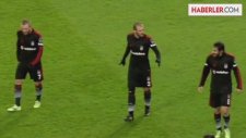Beşiktaşlı Gökhan Töre ve Veli Kavlak Tartıştı