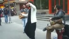 Ankara Sokaklarında Oyun Havası - Koray Avcı, Çilli Bom