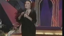 Müzeyyen Senar -Körfezdeki Dalgın Suya Bir Bak Göreceksin