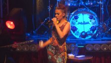 Yıldız Tilbe - Aşk Laftan Anlamaz Ki & Çat Kapı (Jolly Joker Ankara)