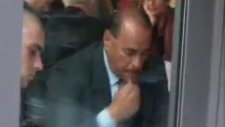 Berlusconi, Pis Bir İnsansın Sen...