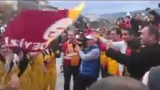 Braga Taraftarına Galatasaray Marşı Söyletmek
