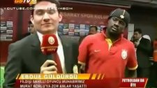 Muhabire Türlü Şakalar Yapan Emanuel Eboue