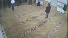 Namaz Kılan Dedenin Taburesini Yürütmek