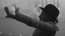 Halimden Kona Anlar Ve Thom Yorke - Kadın