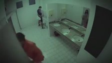 Korkudan Ebesinin Örekesini Gördürten Şaka