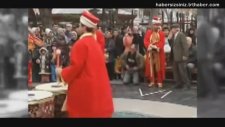Mehter Marşında Kendinden Geçen Adam