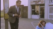 Mr. Bean - Otobüs Durağı