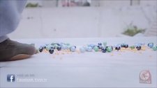 Arapların Kamu Spotu Olarak Ev'de Tek Başına Çalışması.