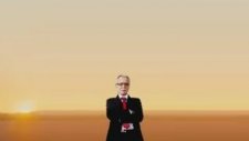 Kızlı Erkekli Eğitime Van Damme Reklamı Karışırsa