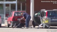 Sosyal Deney Olarak Evsiz vs İş Adamı Düşeni Kaldırma Şakası