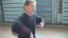 Rus Liselilerin Çılgın Okul Balosu