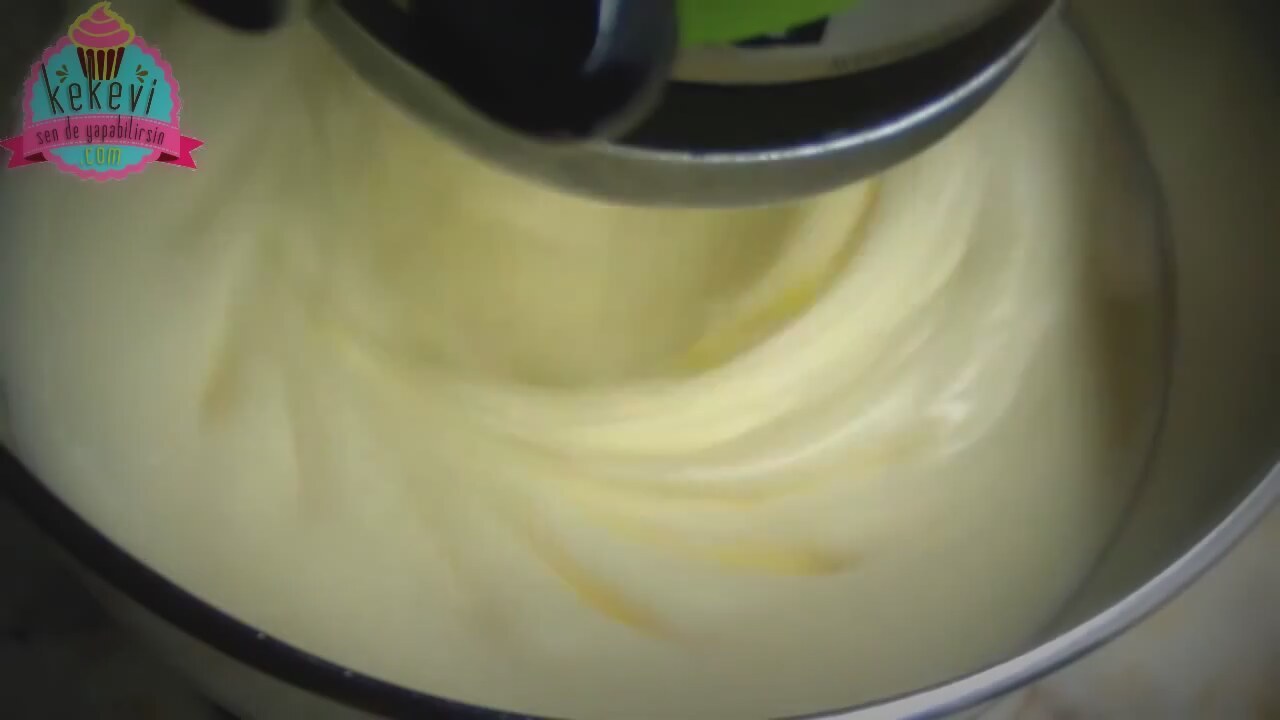 Ev Yapımı Taze Krema (Creme Fraiche) Tarifi Ev Yapımı Taze Krema (Creme Fraiche) Tarifi