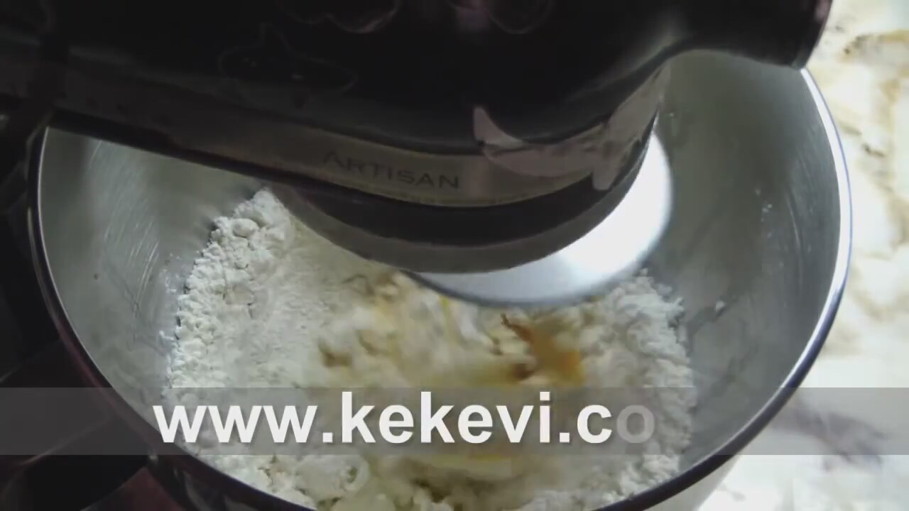 Mayasız Pişi (Mayasız Hamur Kızartması) Mayasız Pişi (Mayasız Hamur Kızartması)