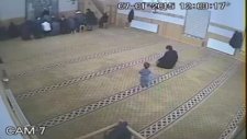 Namaz Kılan Dedenin Taburesini Yürütmek!
