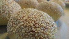 Susamlı Poğaça | Pastane Poğaçası | Sesambrötchen