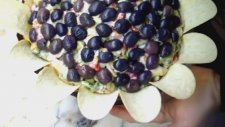 Zeytinli Ayçiçeği Salata Süslemesi - Kekevi Salata Tarifleri