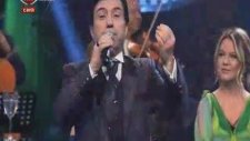 Mehmet Şafak - Şarkılar Seni Söyler Dillerde Nağme Adın
