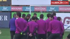 Sabri Sarıoğlu, Galatasarayın Onursal Kaptanı Oldu
