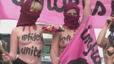 Femen'den Memeli IŞİD Protestosu