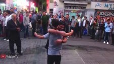 Sarıl Bana Sosyal Deneyi - Türkiye