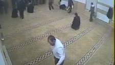 Namaz Kılan Dedenin Taburesini Çalmak