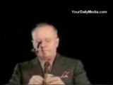 Gözüyle Pipo İçen Adam