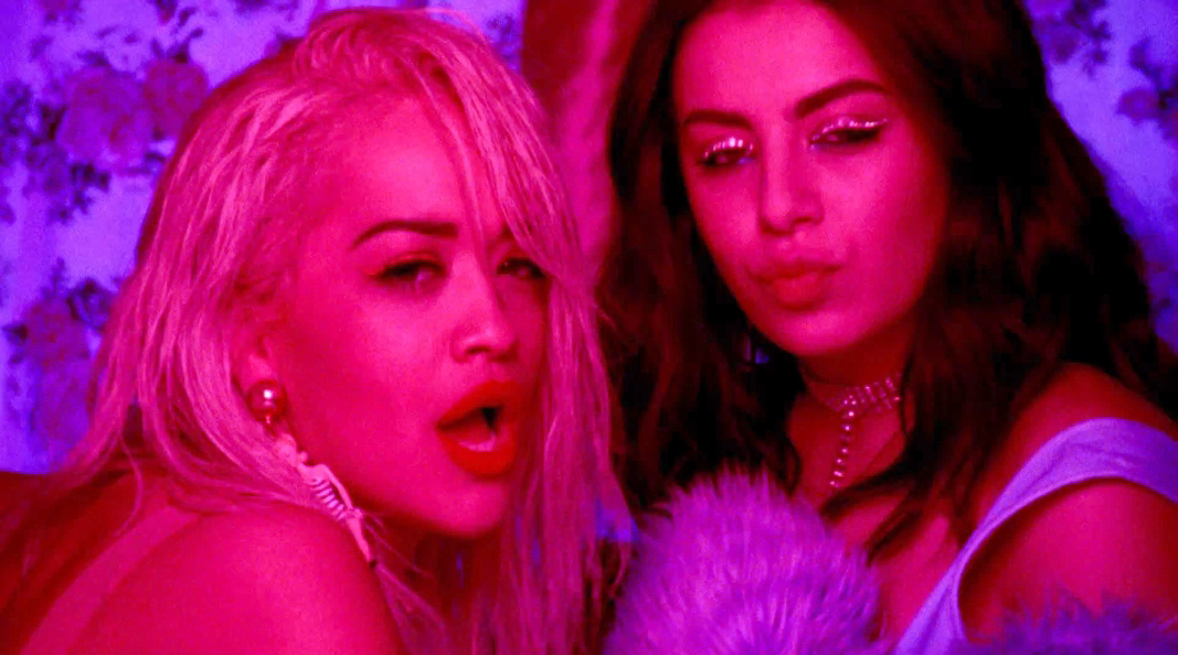 Charli XCX - Doing It ft.Rita Ora | İzlesene.com