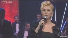 Ayşe İnak Ekiz - Aşk Nedir Nasıldır Bilen Var Mı