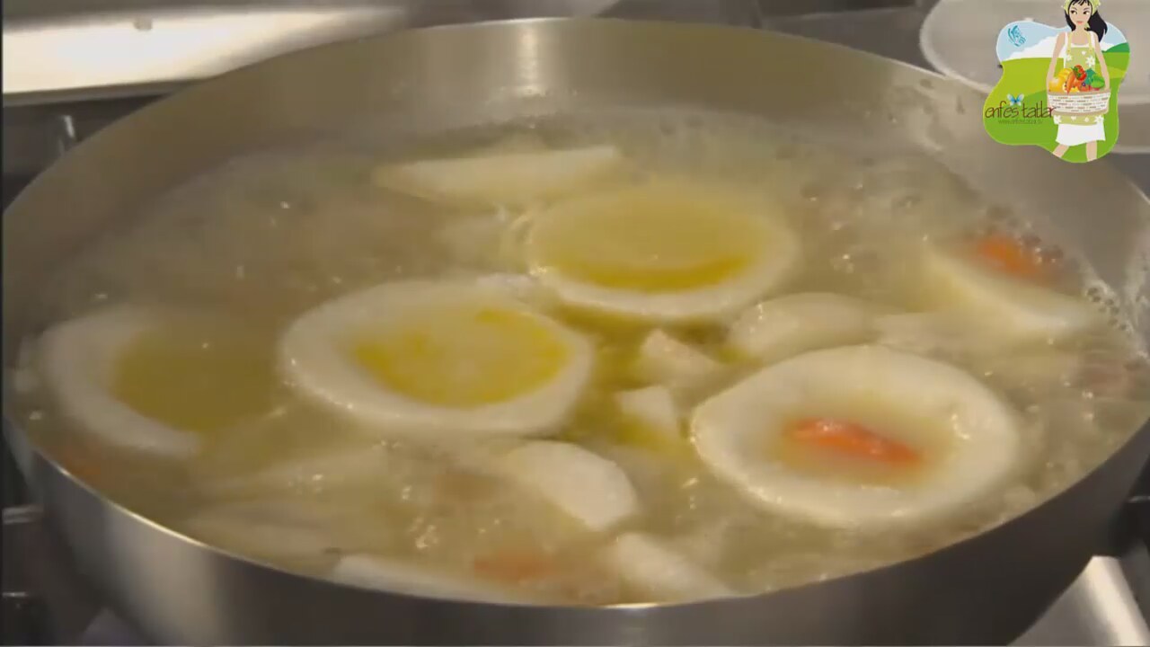 Ananaslı Kereviz Salatası Tarifi Ananaslı Kereviz Salatası Tarifi