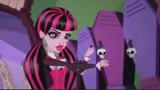 Monster High - Yakışıklı Çocuk (Çizgi Film İzle)