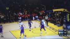 Klay Thompson ateş ediyor