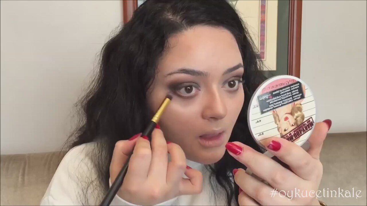Gece Makyajı İçin Eyeliner Kullanımı Gece Makyajı İçin Eyeliner Kullanımı