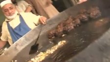 Chapli Kabab - Pakistan'ın En Ünlü Lokantası