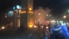 Viranşehir'de AKP Binasını Molotoflamak