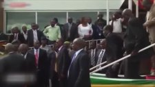Zimbabwe Cumhurbaşkanı Böyle Düştü