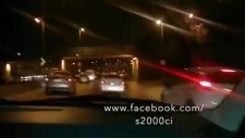 Trafikte Makas Atarken Kaza Yapmak