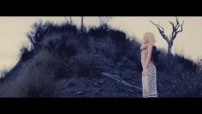 Shakira - Addicted to You