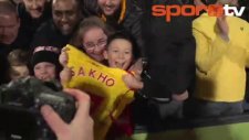 Sakho'dan Minik Hayranına Unutamayacağı Bir Hediye!...