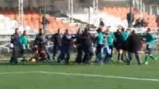 Amatör futbol maçında arbede