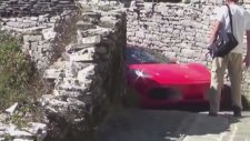 Yunan Ellerinde Ferrari Olmak