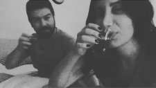 İrem Derici'nin Çay Keyfi