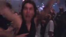 Metallica Konserinde Hızını Alamayıp Kameraya Çarpmak