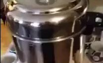 Kadın Tenisçi Sesi Çıkaran Kahve Makinesi