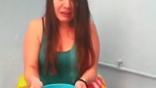 Türk Kızının Can Simidiyle ALS Desteği - Ice Bucket Challenge
