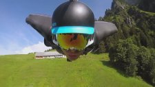 İsviçre Dağlarında Wingsuit ile Uçan Adam