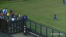 Sol Ayağıyla Kaleciyi Fena Avladı!