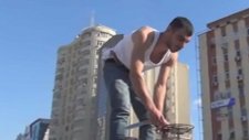 ‘Özgecan eylemi yapıyorum’ dedi, kolunu yaktı!