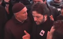 Nihat Doğan Cenaze Namazında Show yapıyor